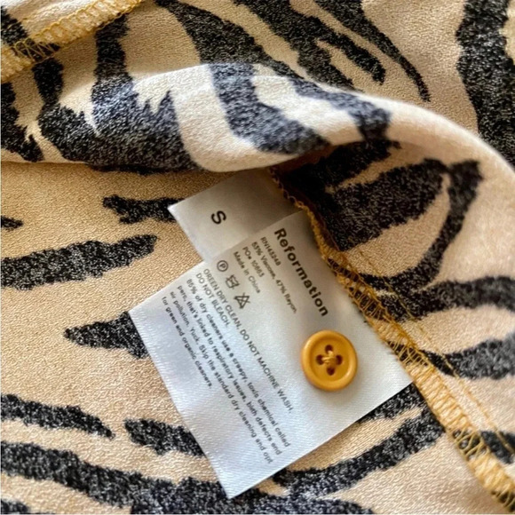 Reformation tiger print blouse - Picture 3 of 5